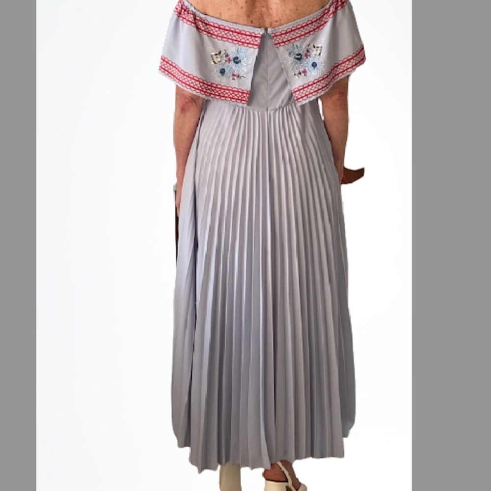 ASOS  Embroidered pleated midi dress MATERNITY (NWOT) - Picture 8 of 8